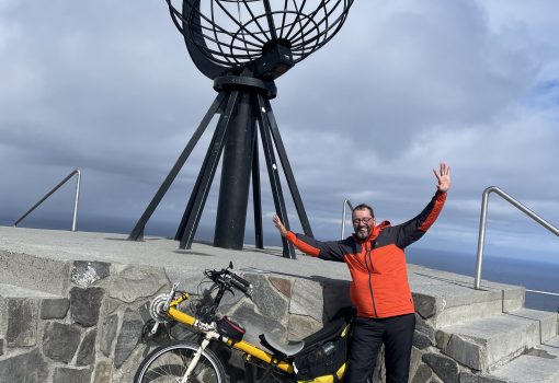 Vortrag: Mit dem Fahrrad von Neuffen zum Nordkap mit Uli Häußermann am 21.04.2026 um 19.30 Uhr im Bürgerhaus